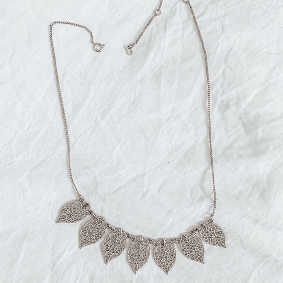 Jewelry - Adjustable Leaf Necklace